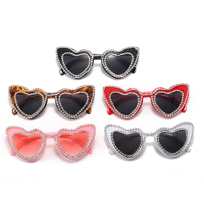 New Custom Designer Outdoor Gafas De Sol Luxury Eyeglasses Arrivals Glasses Effect Pink Heart Diamond Sunglasses For Women