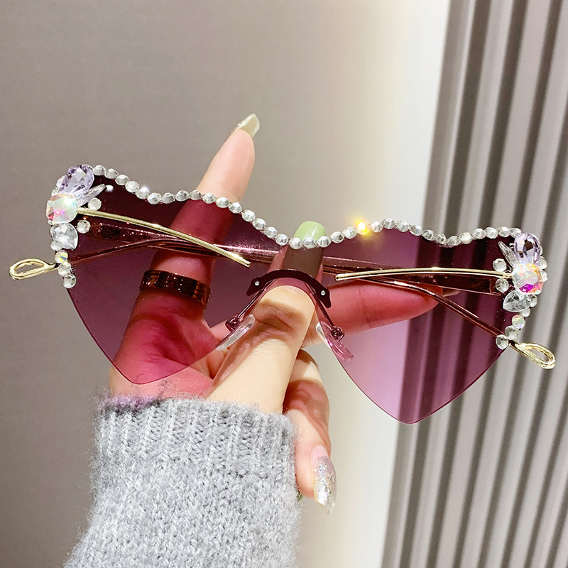 Super Hot Metal Retro Heart Frame Colorful UV400 Women Sunglasses New Ladies Sun Glasses